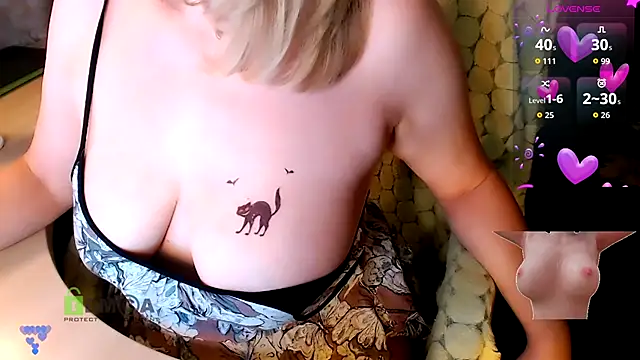  -Luna-  online show from 10.31.25