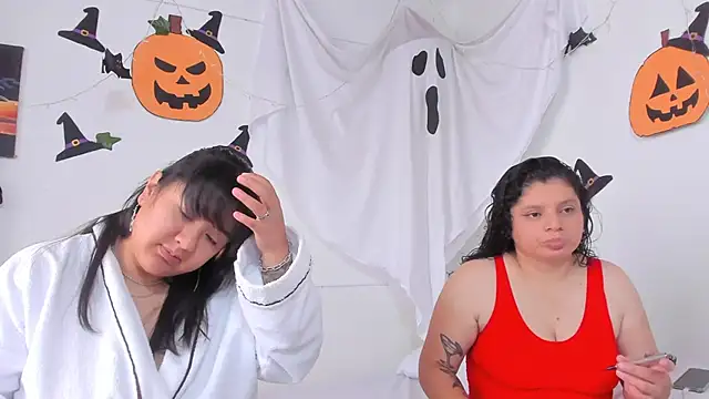 Snapshot of Karol_IsabelCouple chatting on 11.02.25 Karol IsabelCouple online show from 11.02.25