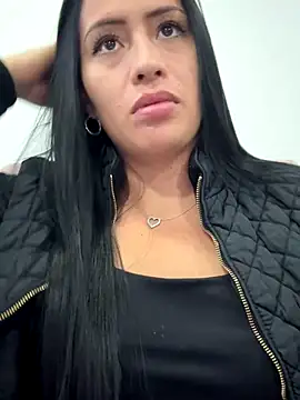 Sara luna  online show from 10.30.25