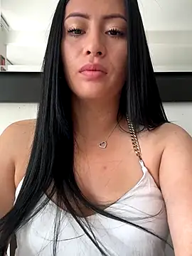 Sara luna  online show from 11.10.25