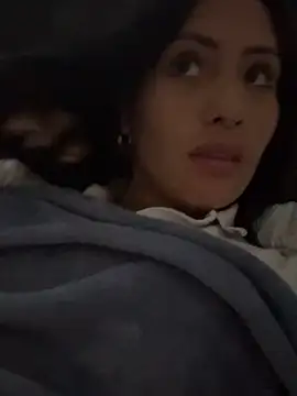 Sara luna  online show from 11.21.25