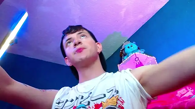 Snapshot of GabyThoms chatting on 12.16.24 GabyThoms online show from 12.16.24