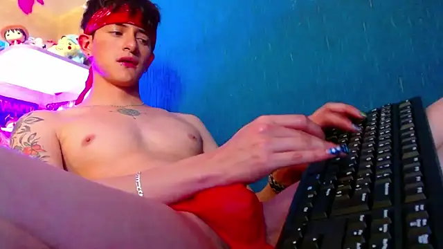 Snapshot of GabyThoms chatting on 12.17.24 GabyThoms online show from 12.17.24