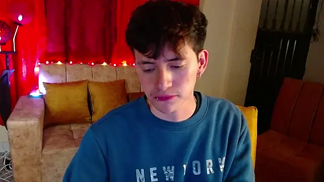 Snapshot of GabyThoms chatting on 12.21.24 GabyThoms online show from 12.21.24