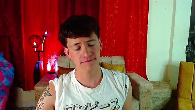 Snapshot of GabyThoms chatting on 12.27.24 GabyThoms online show from 12.27.24