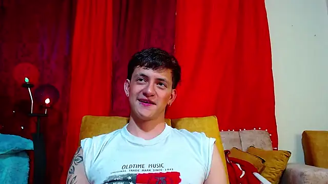 Snapshot of GabyThoms chatting on 12.31.24 GabyThoms online show from 12.31.24