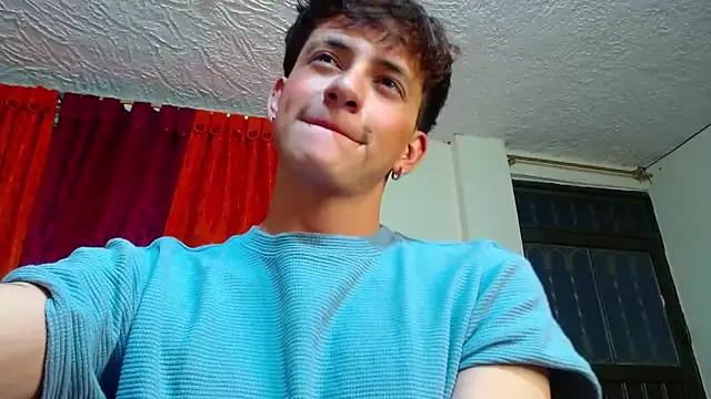 Snapshot of GabyThoms chatting on 01.02.25 GabyThoms online show from 01.02.25