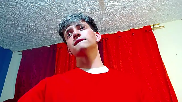 Snapshot of GabyThoms chatting on 01.24.25 GabyThoms online show from 01.24.25