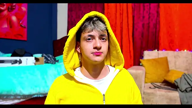 Snapshot of GabyThoms chatting on 01.31.25 GabyThoms online show from 01.31.25