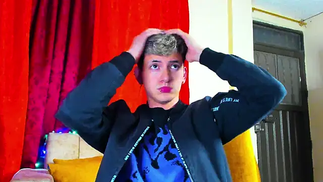 Snapshot of GabyThoms chatting on 02.05.25 GabyThoms online show from 02.05.25