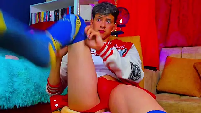 Snapshot of GabyThoms chatting on 02.27.25 GabyThoms online show from 02.27.25