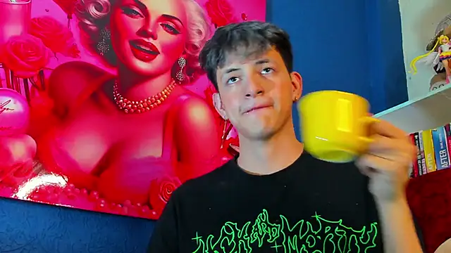 Snapshot of GabyThoms chatting on 03.03.25 GabyThoms online show from 03.03.25