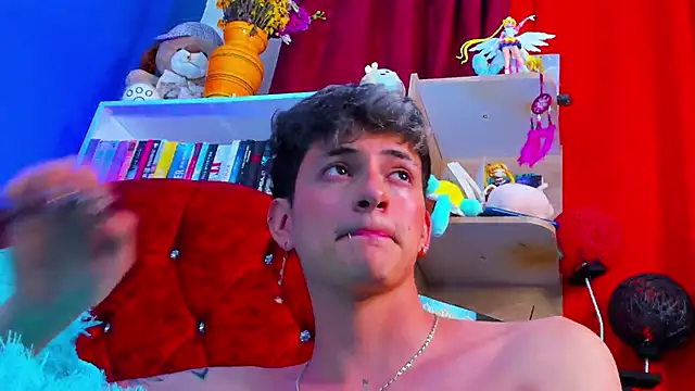 Snapshot of GabyThoms chatting on 03.13.25 GabyThoms online show from 03.13.25