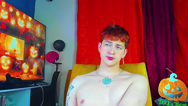 Snapshot of GabyThoms chatting on 10.15.25 GabyThoms online show from 10.15.25