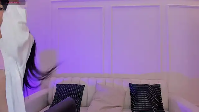 HannahJamesX online show from 02.18.26