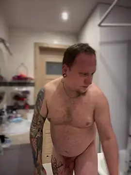 Snapshot of PierreNaked89 chatting on 12.17.24 PierreNaked89 online show from 12.17.24