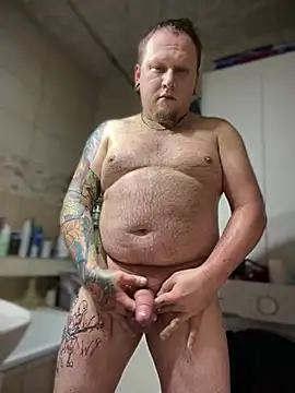 Snapshot of PierreNaked89 chatting on 12.18.24 PierreNaked89 online show from 12.18.24