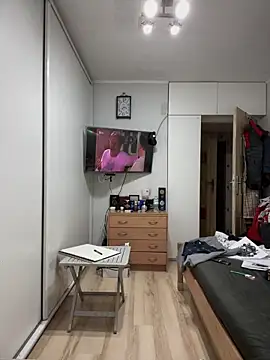 Snapshot of PierreNaked89 chatting on 02.01.25 PierreNaked89 online show from 02.01.25