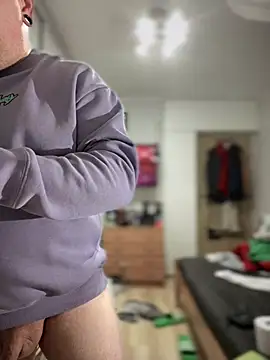 Snapshot of PierreNaked89 chatting on 02.07.25 PierreNaked89 online show from 02.07.25