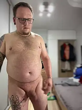 Snapshot of PierreNaked89 chatting on 03.05.25 PierreNaked89 online show from 03.05.25