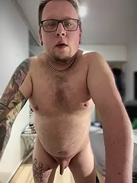 Snapshot of PierreNaked89 chatting on 03.14.25 PierreNaked89 online show from 03.14.25