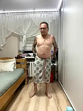 Snapshot of PierreNaked89 chatting on 11.25.25 PierreNaked89 online show from 11.25.25