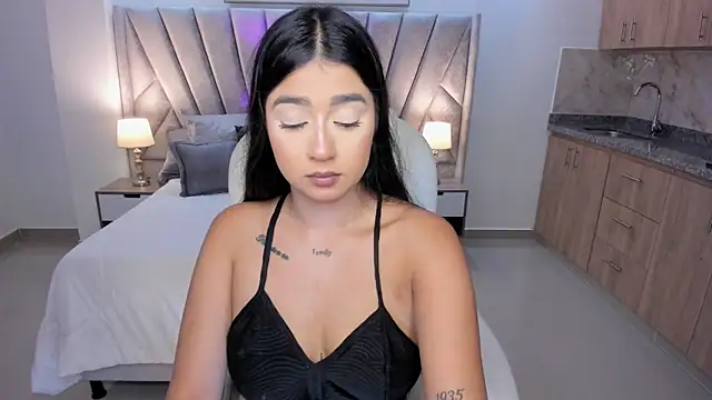 amelie jhons online show from 10.18.25