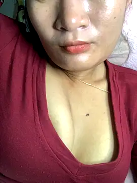 Snapshot of Zeni_fer chatting on 10.24.25 Zeni fer online show from 10.24.25