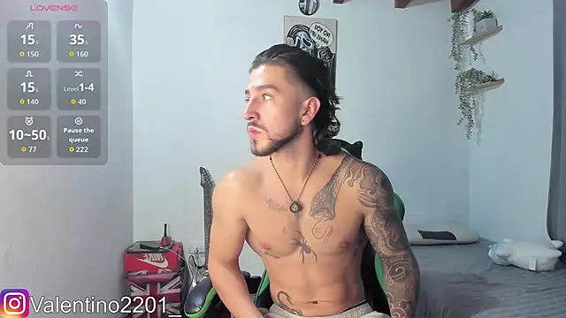 Valentino Xander online show from 12.20.25