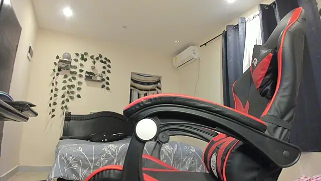 Snapshot of johan_beley_ chatting on 10.15.25 johan beley online show from 10.15.25