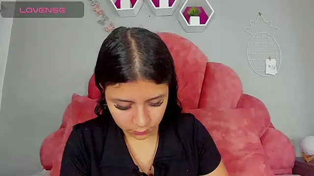 Snapshot of EngelStone chatting on 12.24.24 EngelStone online show from 12.24.24