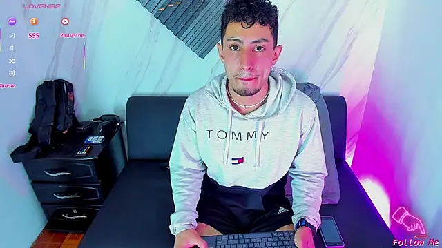 Piggy Eddy online show from 11.28.25