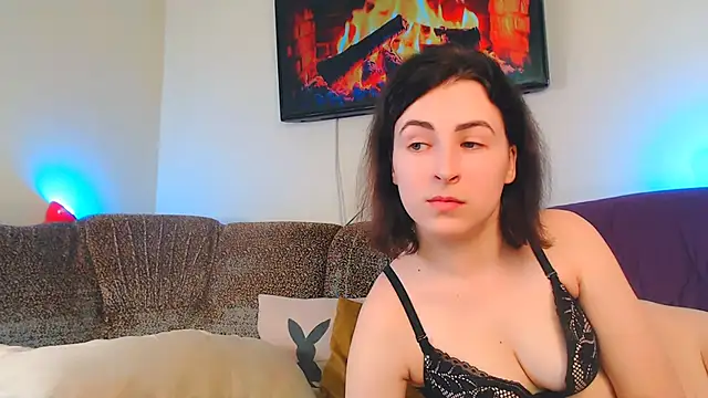 Snapshot of Caroline1995 chatting on 03.09.25 Caroline1995 online show from 03.09.25