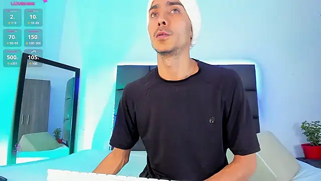 Snapshot of steven_hott8 chatting on 02.12.25 steven hott8 online show from 02.12.25