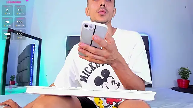 Snapshot of steven_hott8 chatting on 02.27.25 steven hott8 online show from 02.27.25