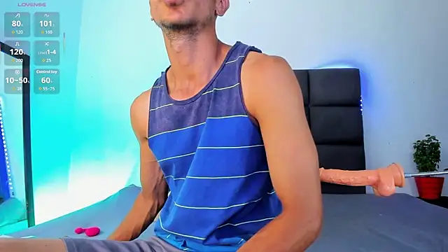 Snapshot of steven_hott8 chatting on 10.30.25 steven hott8 online show from 10.30.25