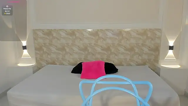 AliceRoss0 online show from 10.21.25