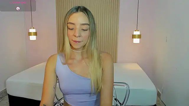 Snapshot of AliceRoss0 chatting on 05.30.26 AliceRoss0 online show from 05.30.26