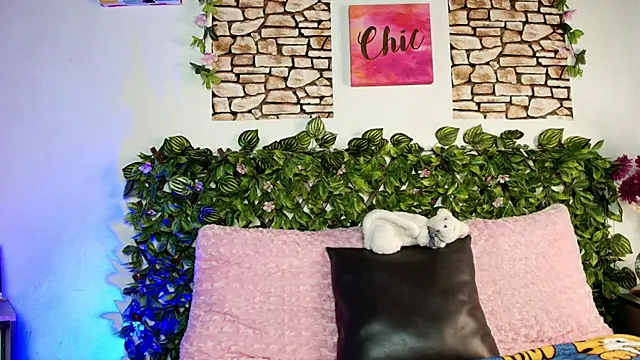 Cassie fletcher  online show from 03.08.25