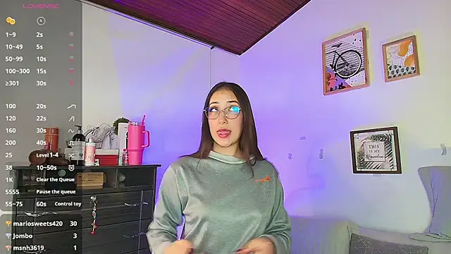 Cassie fletcher  online show from 10.31.25