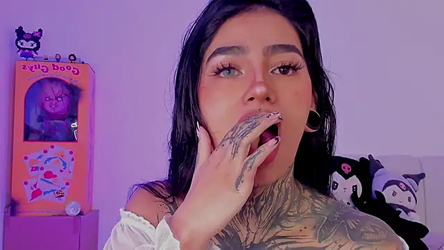 shadowcatt  online show from 11.05.25