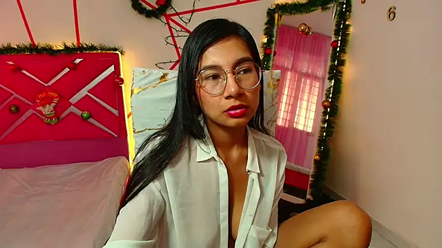 Snapshot of _Jessi29_ chatting on 12.10.24  Jessi29  online show from 12.10.24