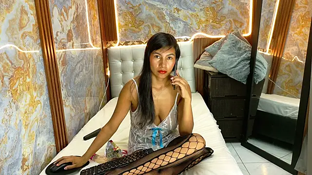 Snapshot of _Jessi29_ chatting on 10.06.25  Jessi29  online show from 10.06.25