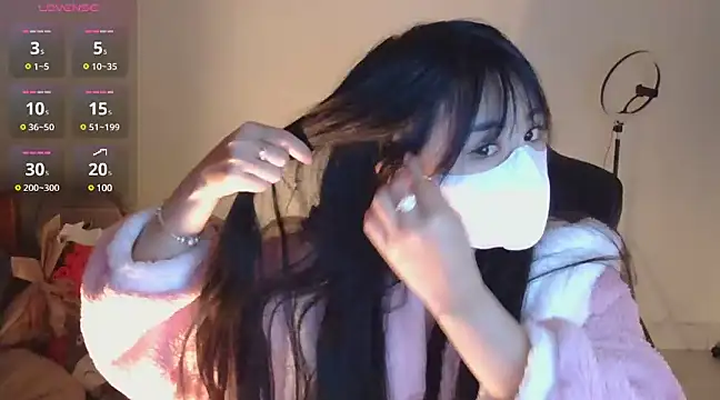 Snapshot of TimmyZi chatting on 12.18.24 TimmyZi online show from 12.18.24