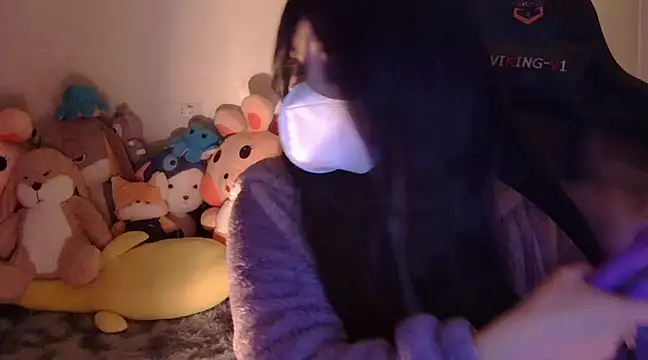 Snapshot of TimmyZi chatting on 03.19.25 TimmyZi online show from 03.19.25