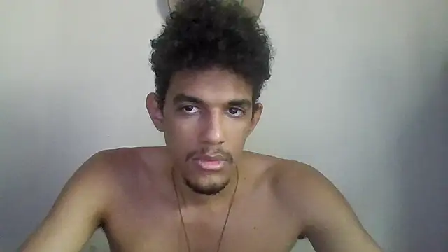 Snapshot of RenziTatte chatting on 10.22.25 RenziTatte online show from 10.22.25