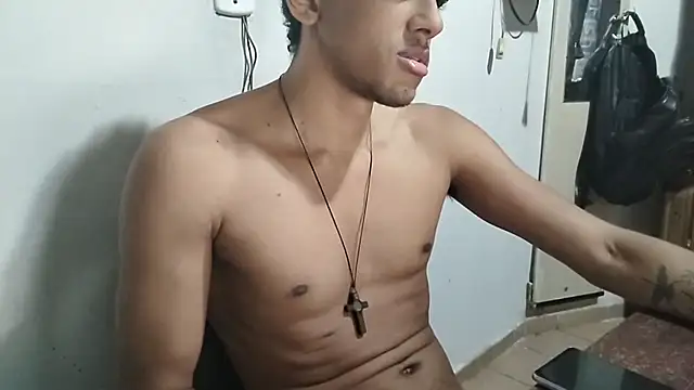 Snapshot of RenziTatte chatting on 11.05.25 RenziTatte online show from 11.05.25