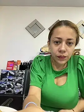 Snapshot of AnnbellaRosse chatting on 02.20.25 AnnbellaRosse online show from 02.20.25