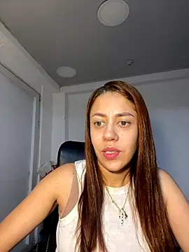 Snapshot of AnnbellaRosse chatting on 10.07.25 AnnbellaRosse online show from 10.07.25