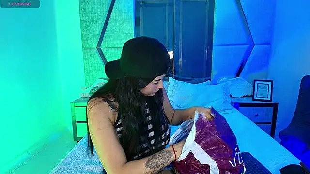 TifanyWhite  online show from 12.02.24